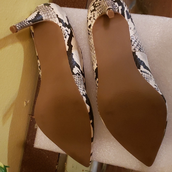 Torrid Grey Snakeskin Print Faux Leather Pointed Toe Pump - Picture 3 of 4